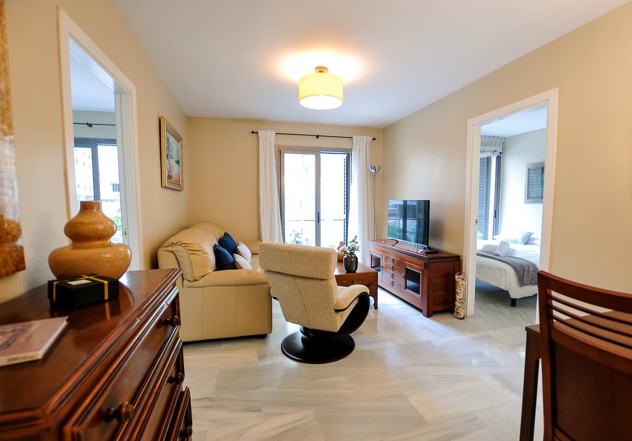 Acogedor Apartamento Junto A Calle Larios By Renthas Lägenhet Málaga Exteriör bild