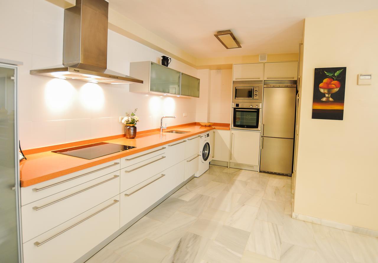 Acogedor Apartamento Junto A Calle Larios By Renthas Lägenhet Málaga Exteriör bild
