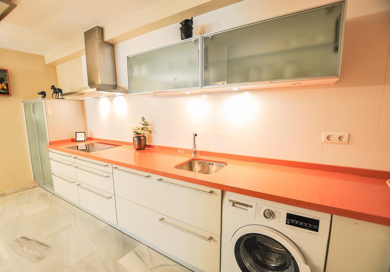 Acogedor Apartamento Junto A Calle Larios By Renthas Lägenhet Málaga Exteriör bild